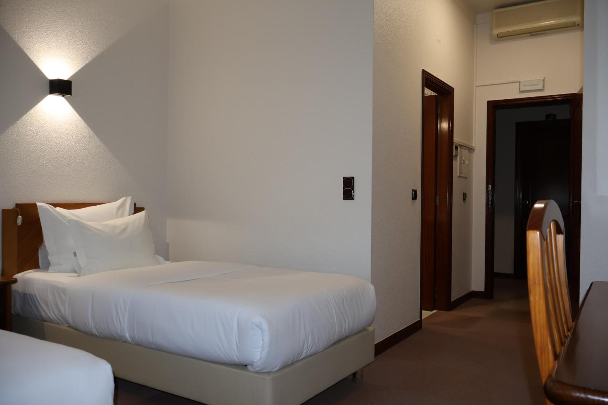Hotel Santhyago Trofa Oda fotoğraf